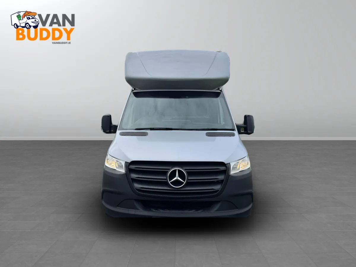 2022 Mercedes-Benz Sprinter CurtainSide Van - Image 4