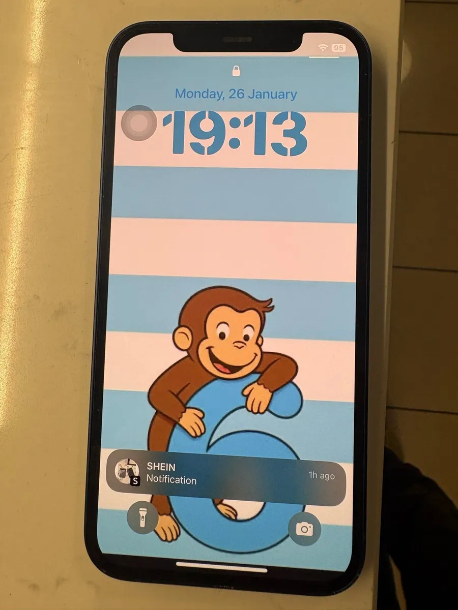 i Phone 12 - Image 1