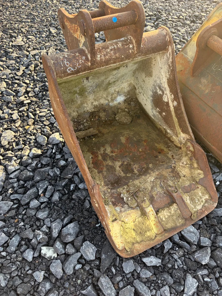 50mm pin 2ft gummy bucket with teeth for Sale - Image 1