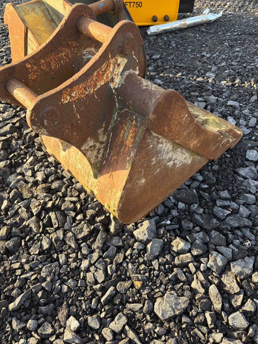 50mm pin 2ft gummy bucket with teeth for Sale - Image 2