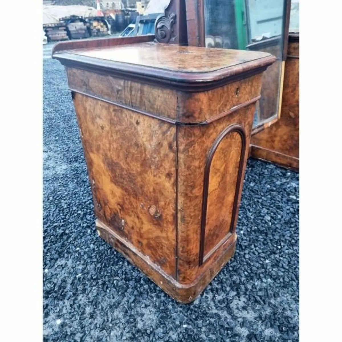 Walnut Dressing Table KAS628 - Image 3