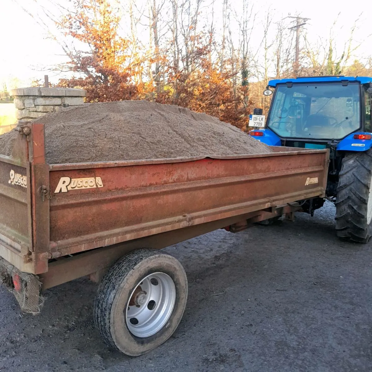 Sand and gravel - Image 1