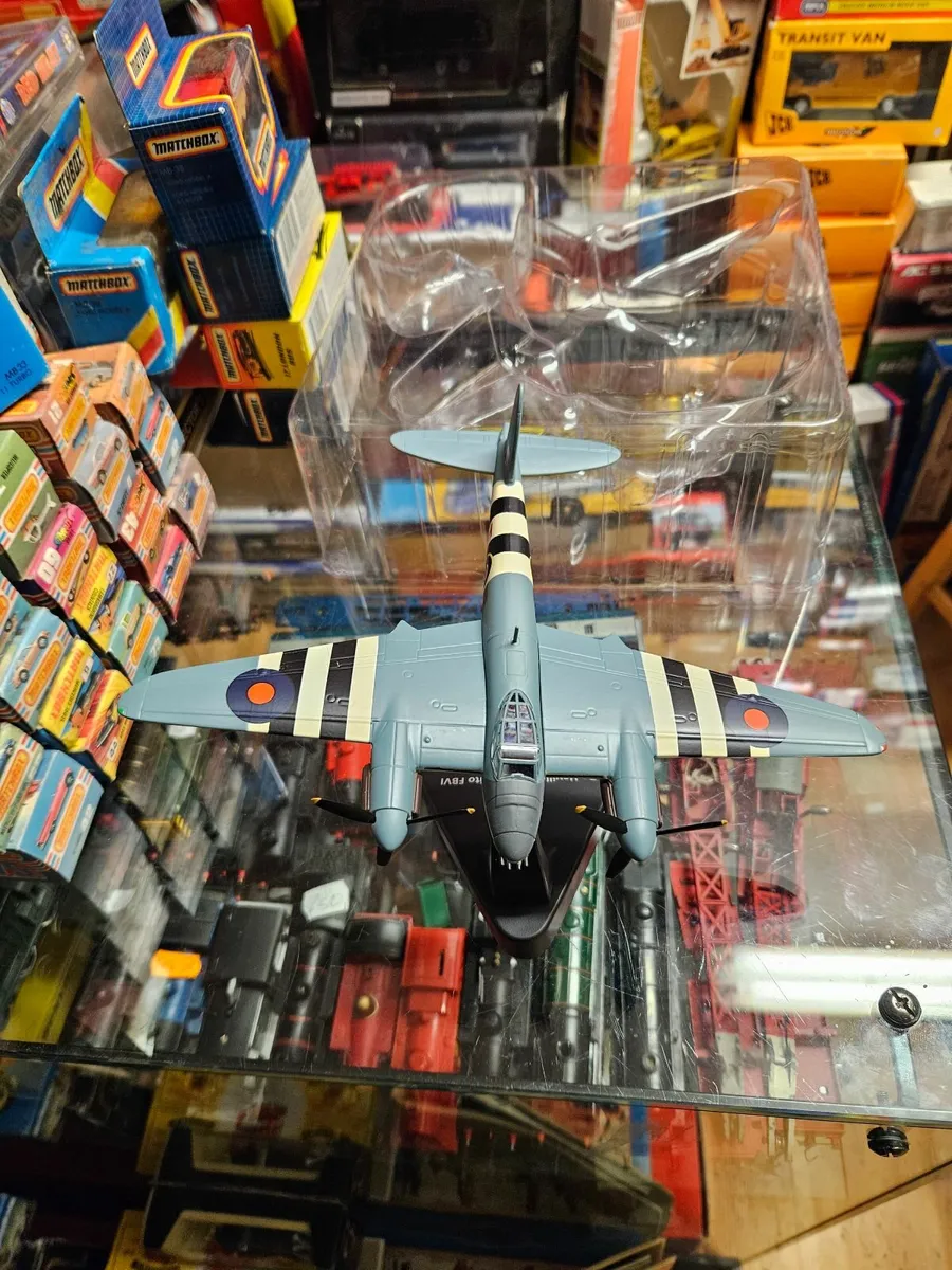 Corgi Oxford RAF Mosquito WW2 - Image 3