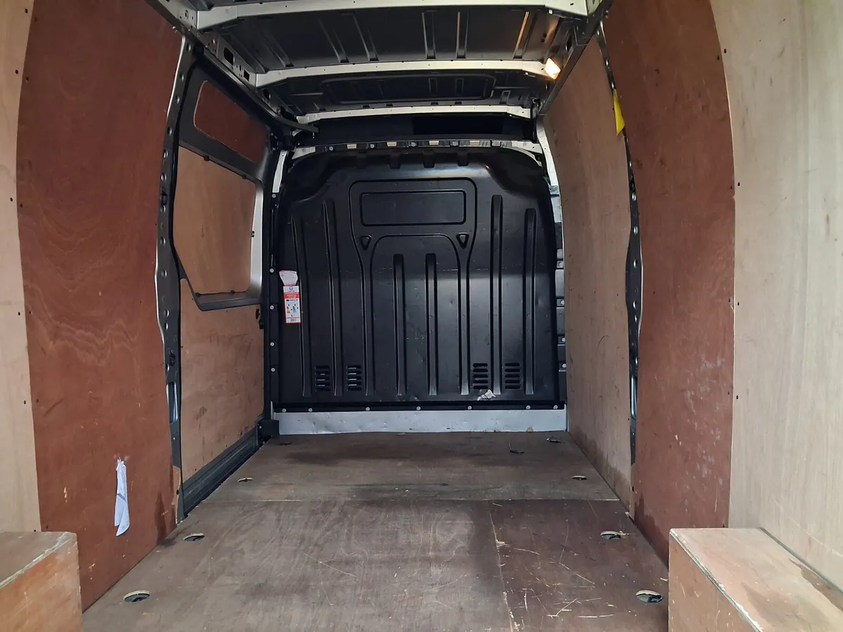 2022 Nissan Interstar High Roof Panel Van - Image 4