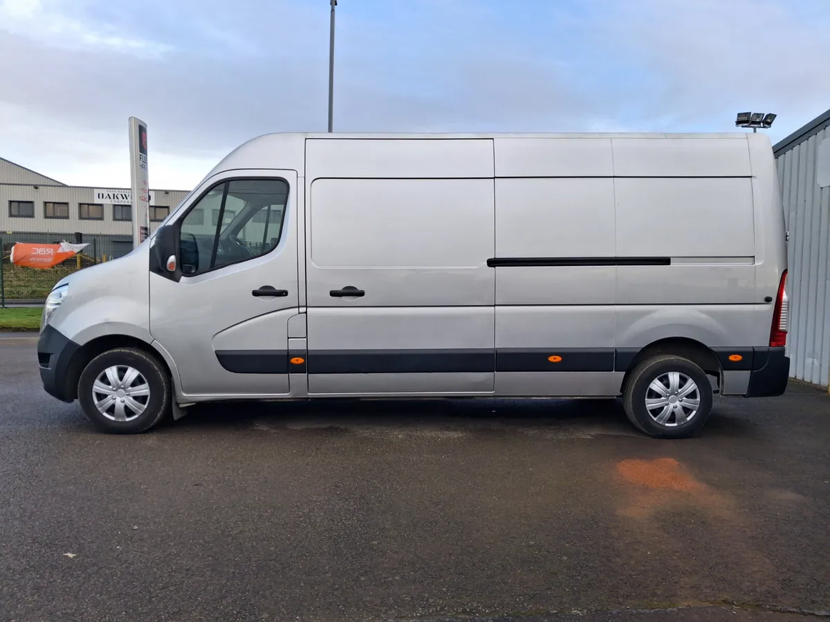 2022 Nissan Interstar High Roof Panel Van - Image 1