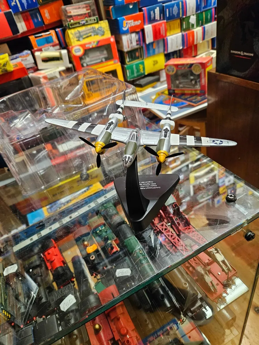 Corgi Oxford American WW2 P38 Lightning - Image 1