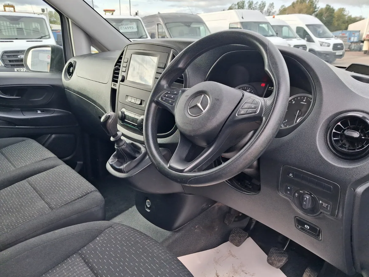 2020 Mercedes Benz Vito Panel Van - Image 4