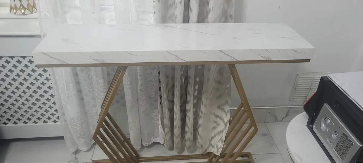 Console table - Image 1