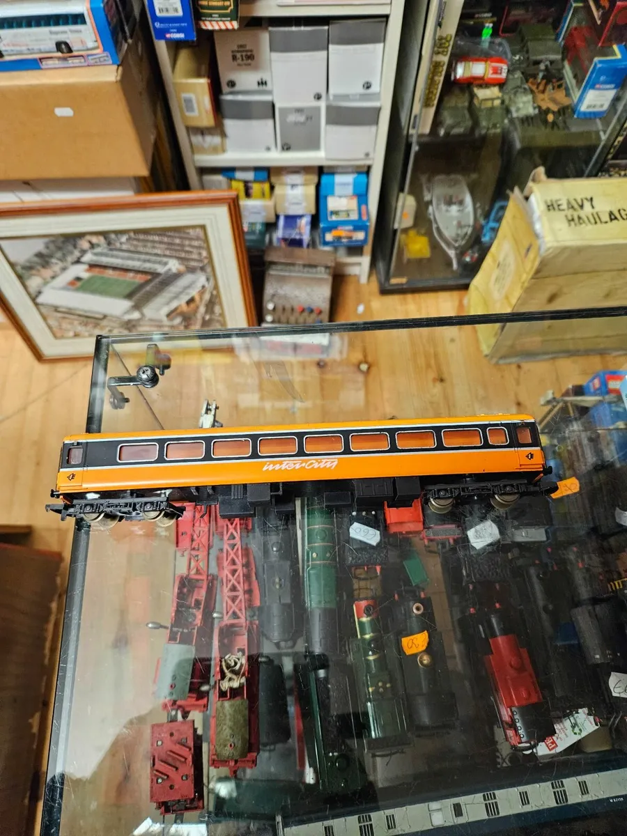 Hornby Lima OO Gauge Irish Rail Carraige - Image 1