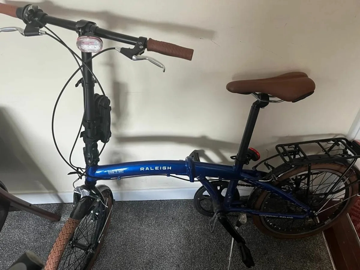 Raleigh Stowaway 20” Folding Bike – Blue - Image 4