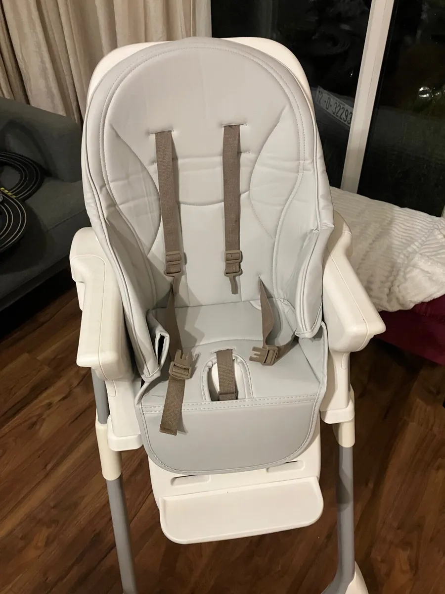 Baby highchair - Image 2