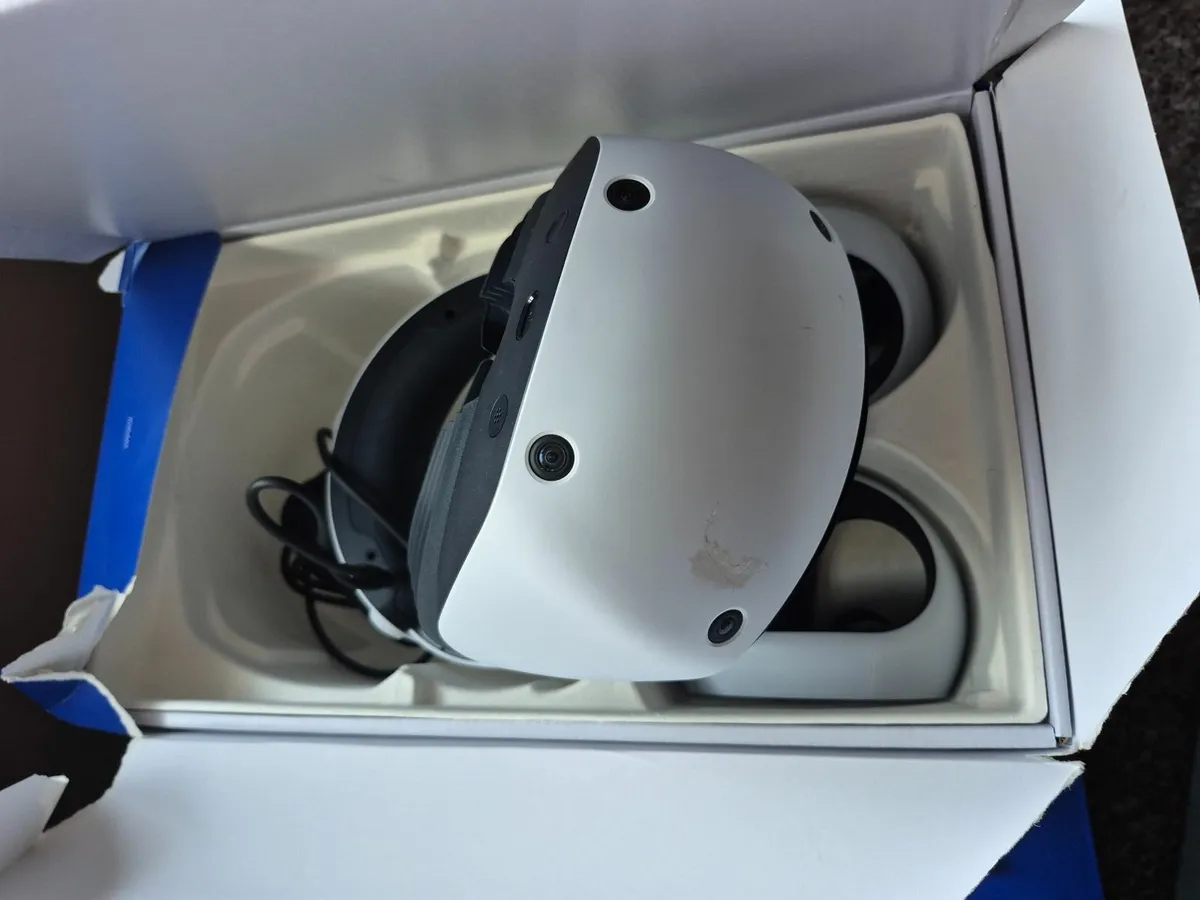 Playstation VR2 Headset - Image 2