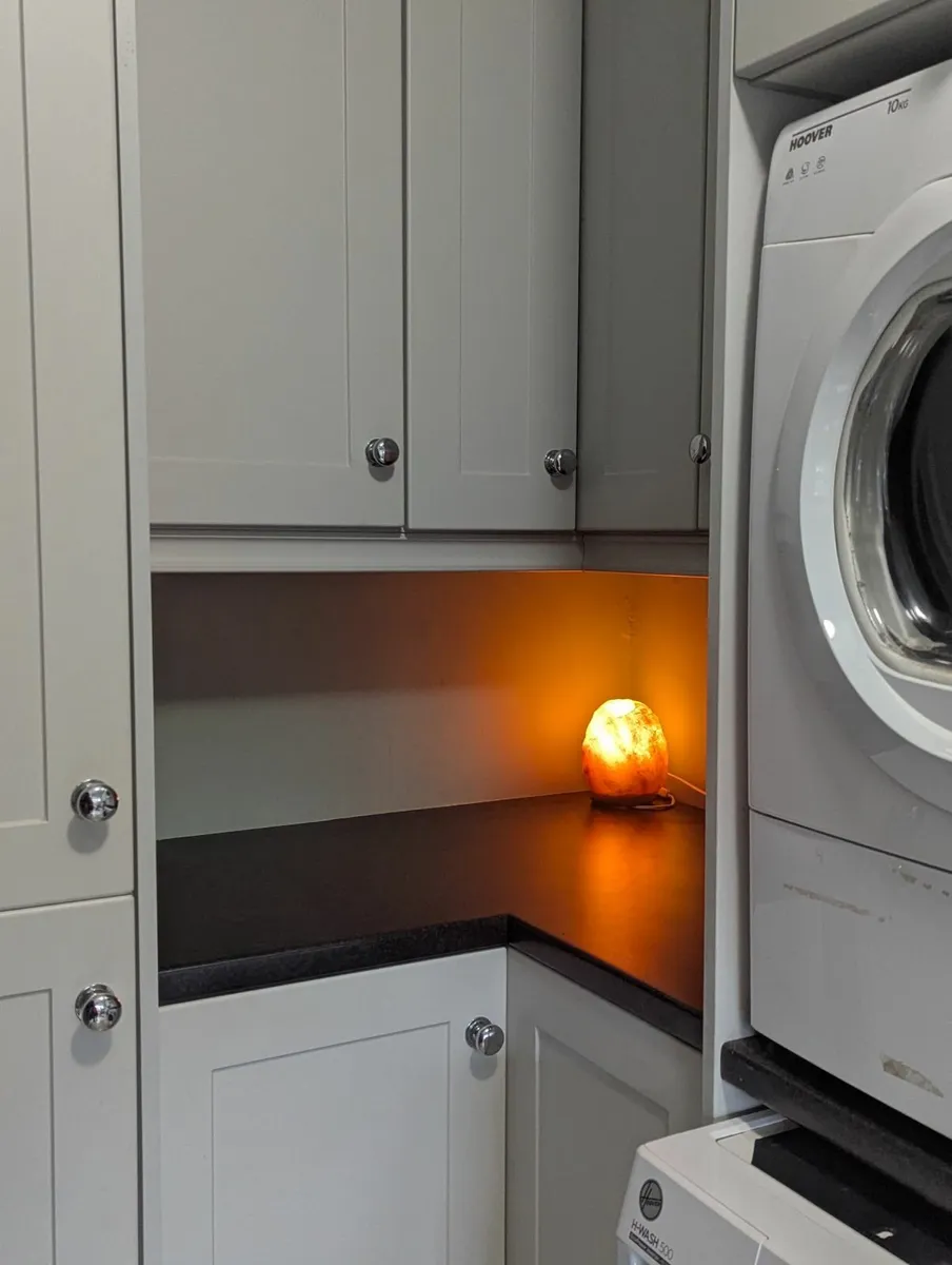 complete kitchen and utility room - Image 1