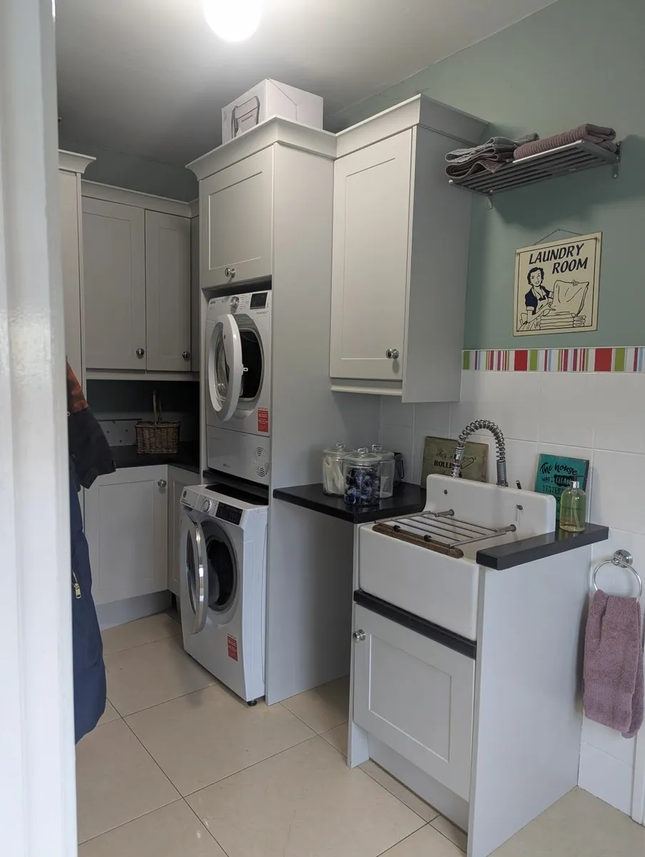 complete kitchen and utility room - Image 2