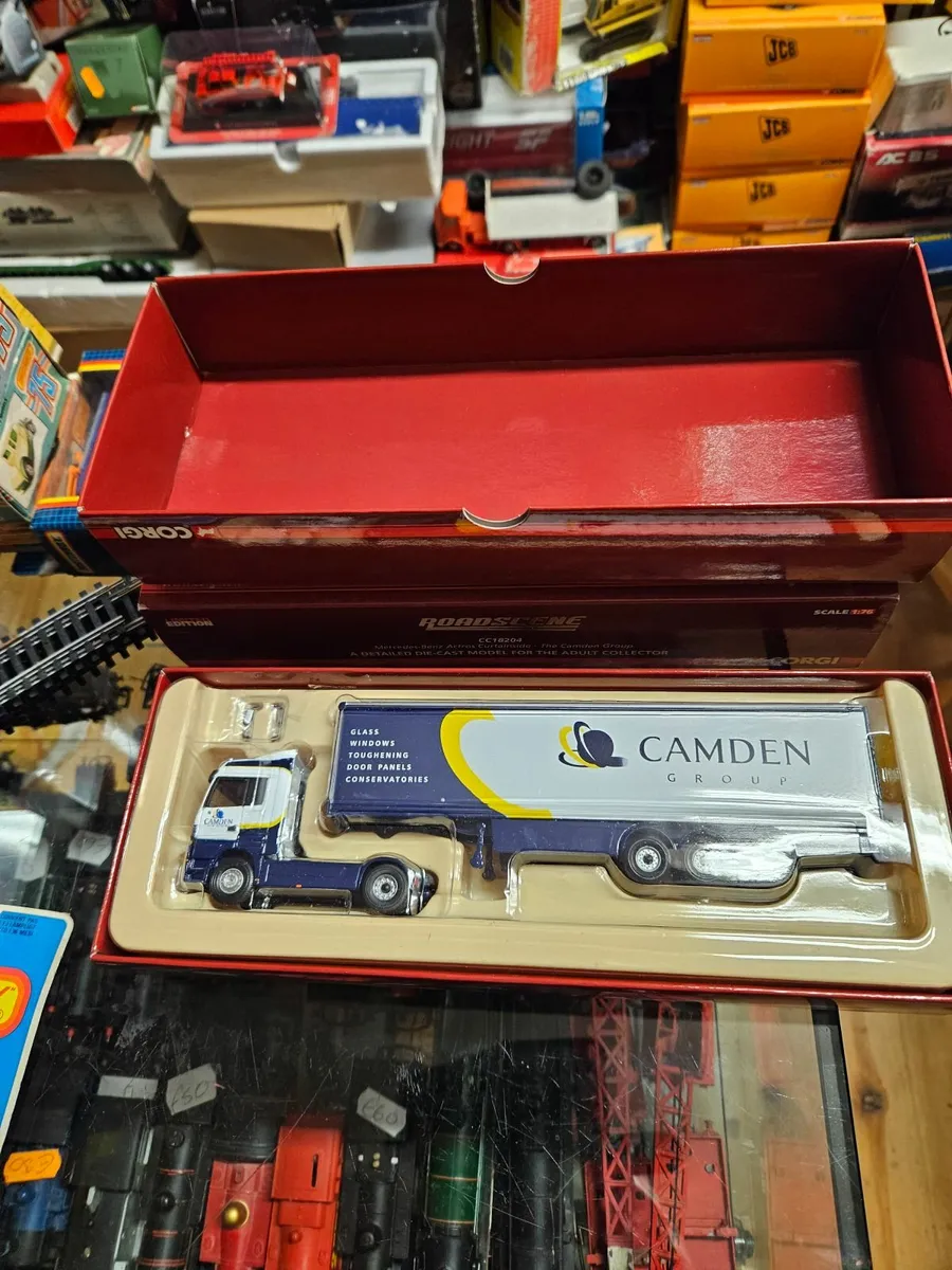 Corgi Mercedes Tractor Unit and Trailer - Image 1