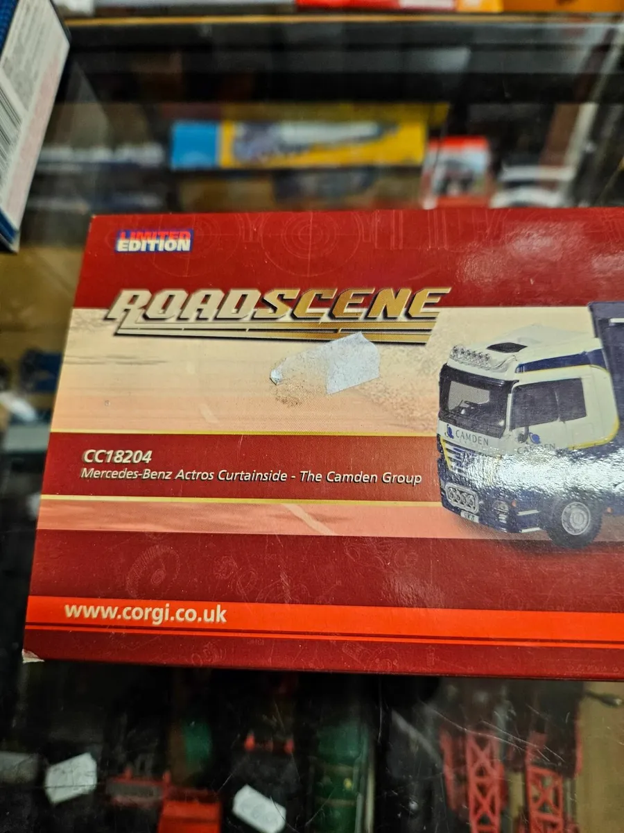 Corgi Mercedes Tractor Unit and Trailer - Image 2