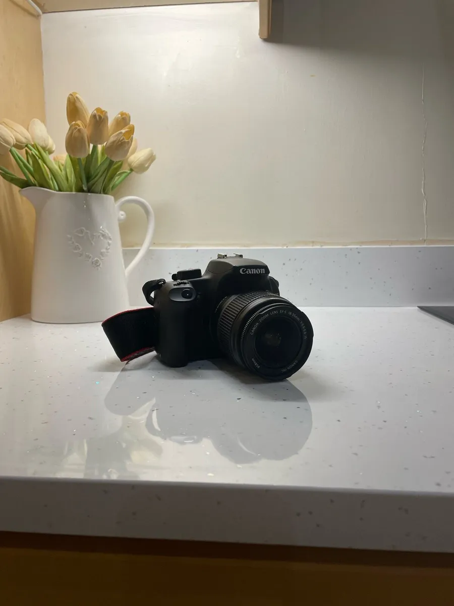 Canon Eos 1000D Camera - Image 1