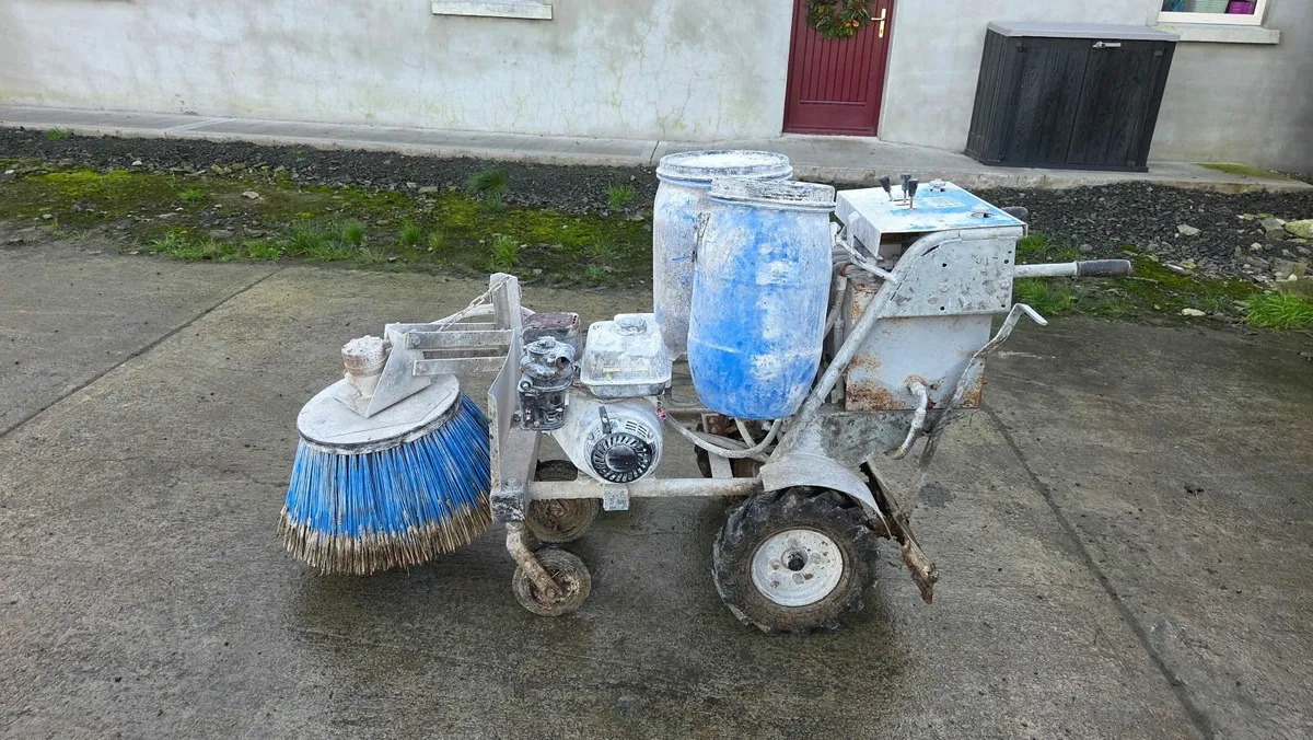 Daisy Bed Cubicle Cleaner and Lime Spreader - Image 2