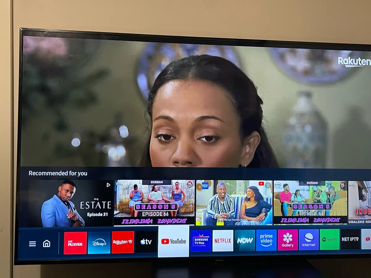 65 inches Samsung smart tv