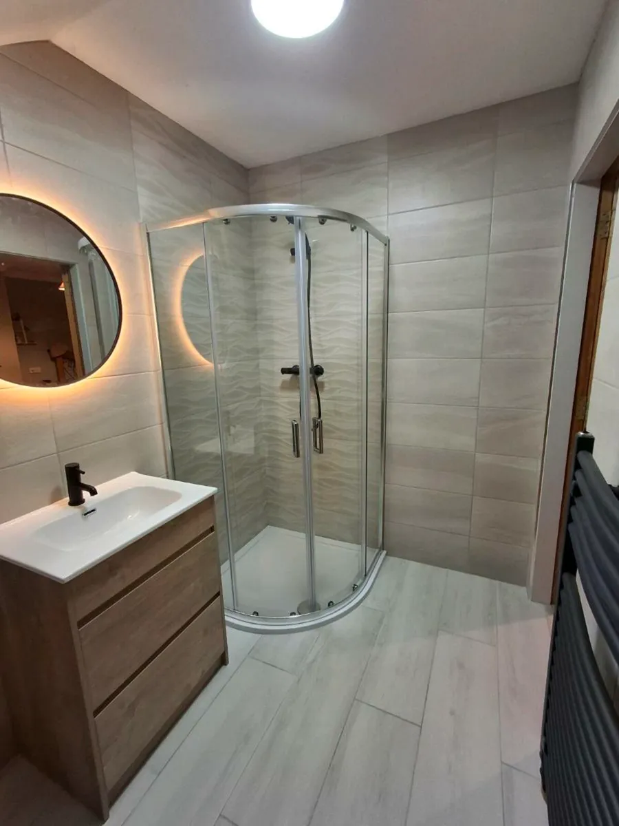 Bathroom renovations - Image 4