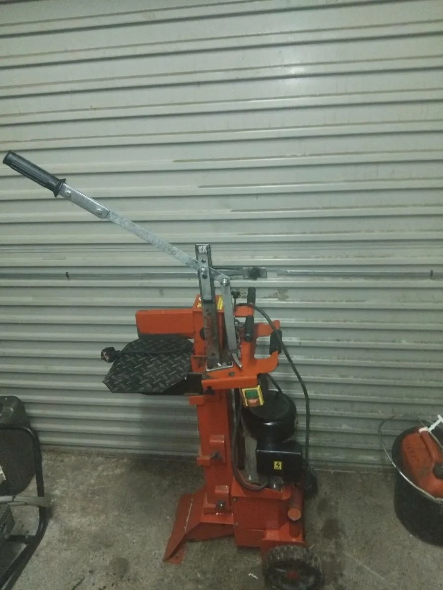 Log splitter - Image 2