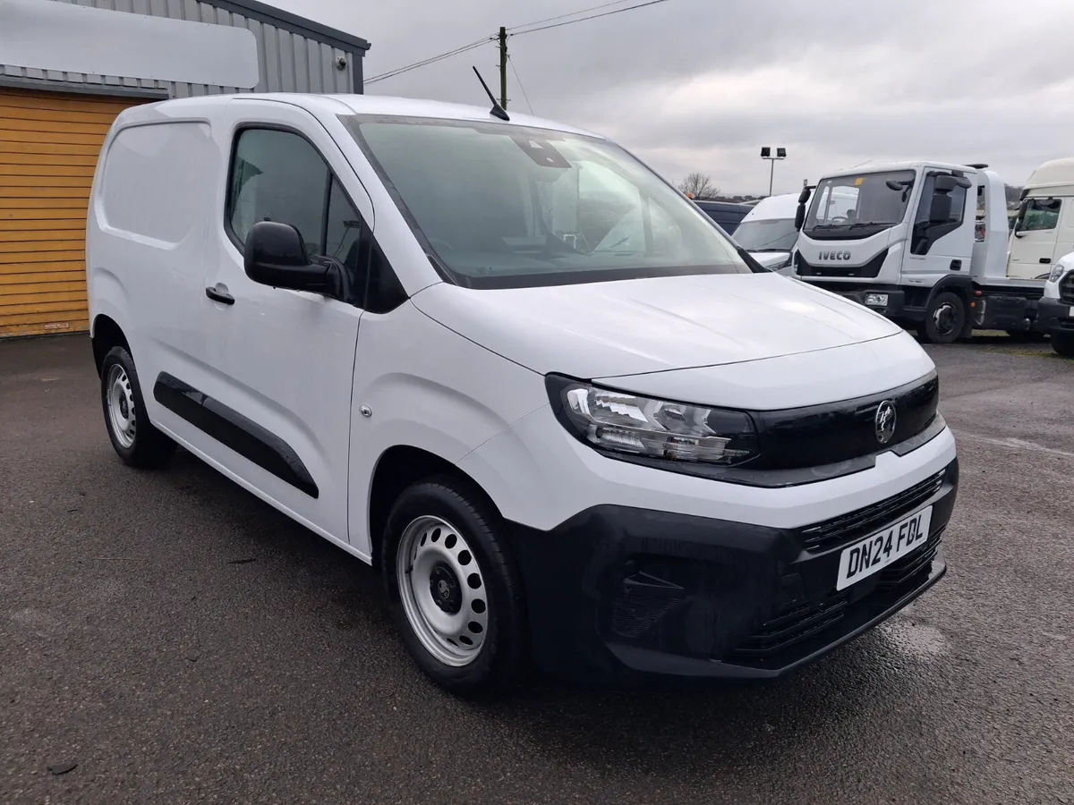 2024 Vauxhall Combo Small Panel Van - Image 2