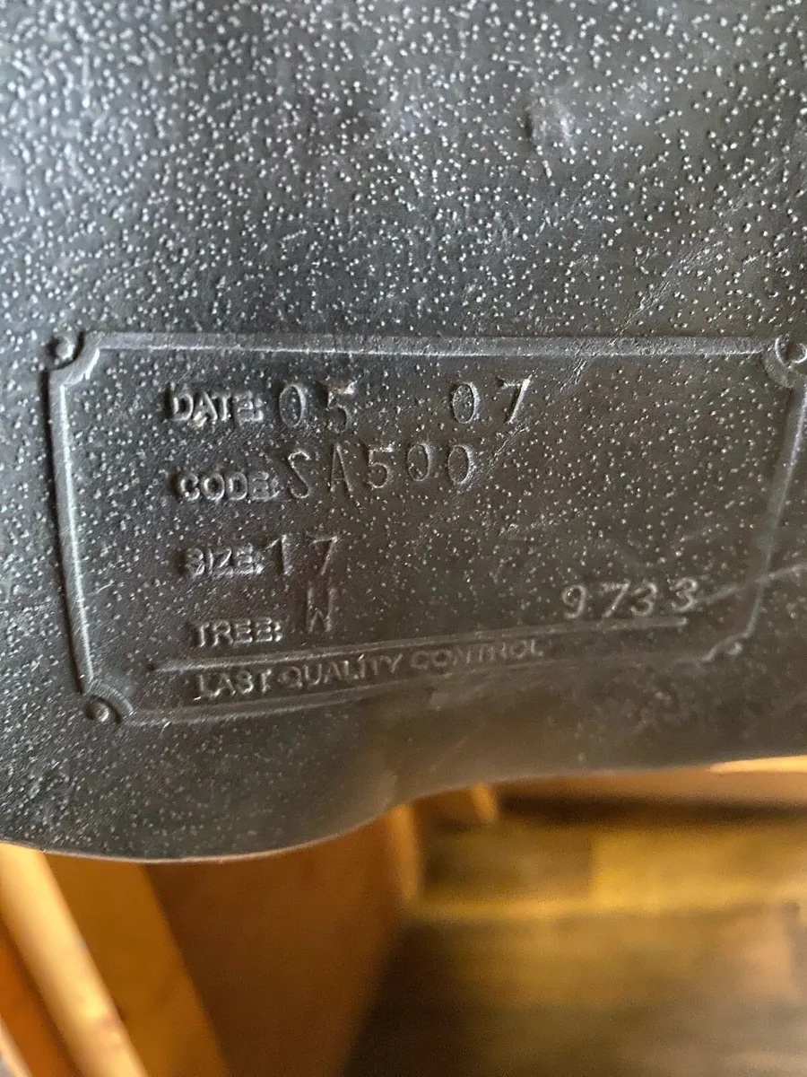 17” reflex WIDE black Leather saddle - Image 4