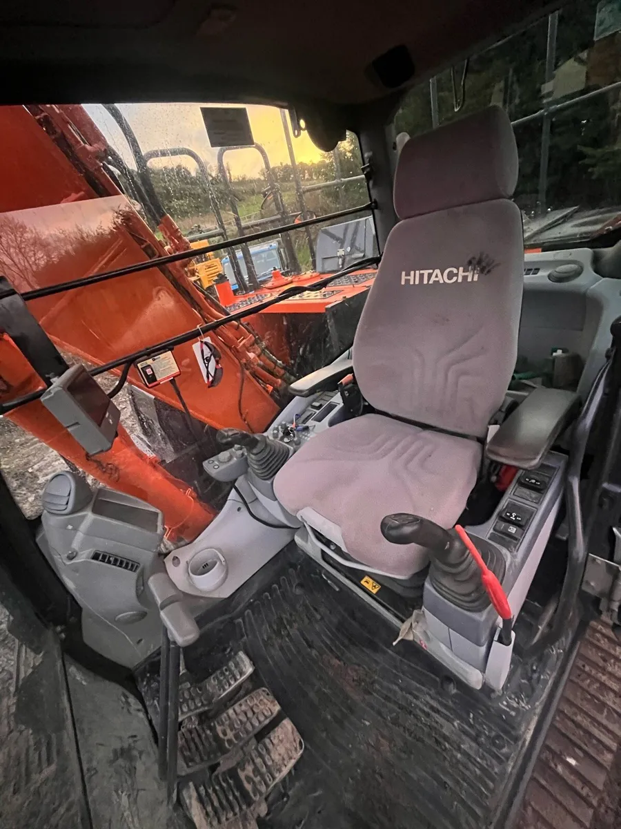 Hitachi 130-6 - Image 2