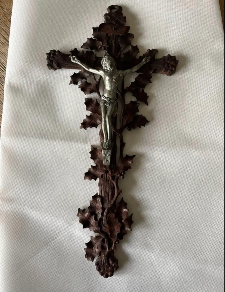 Antique Black Forest carved crucifix - Image 1