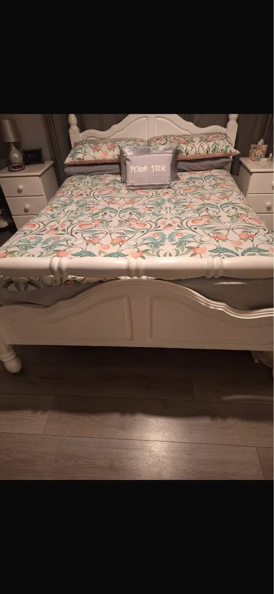 Double bed and lockers with chest of drawers - Image 1