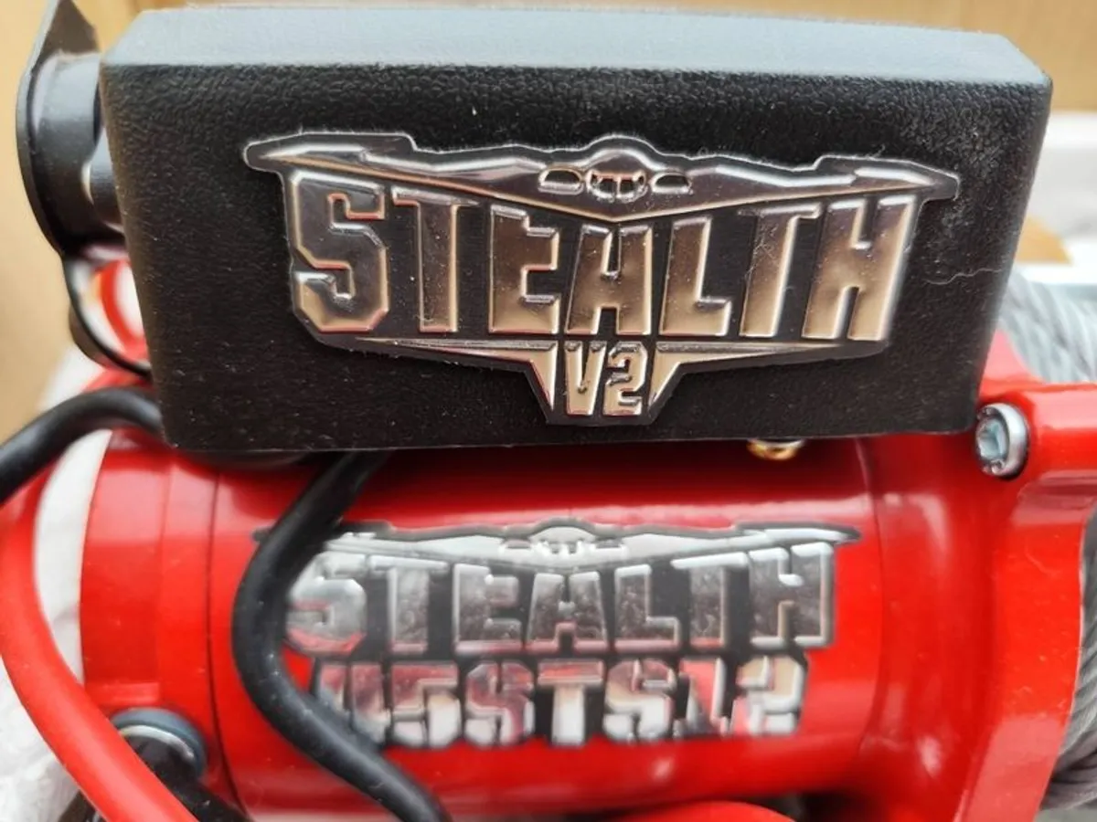 Stealth 4500lb 12v Winch with Steel Rope - Image 4