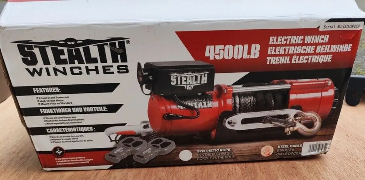 Stealth 4500lb 12v Winch with Steel Rope - Image 1
