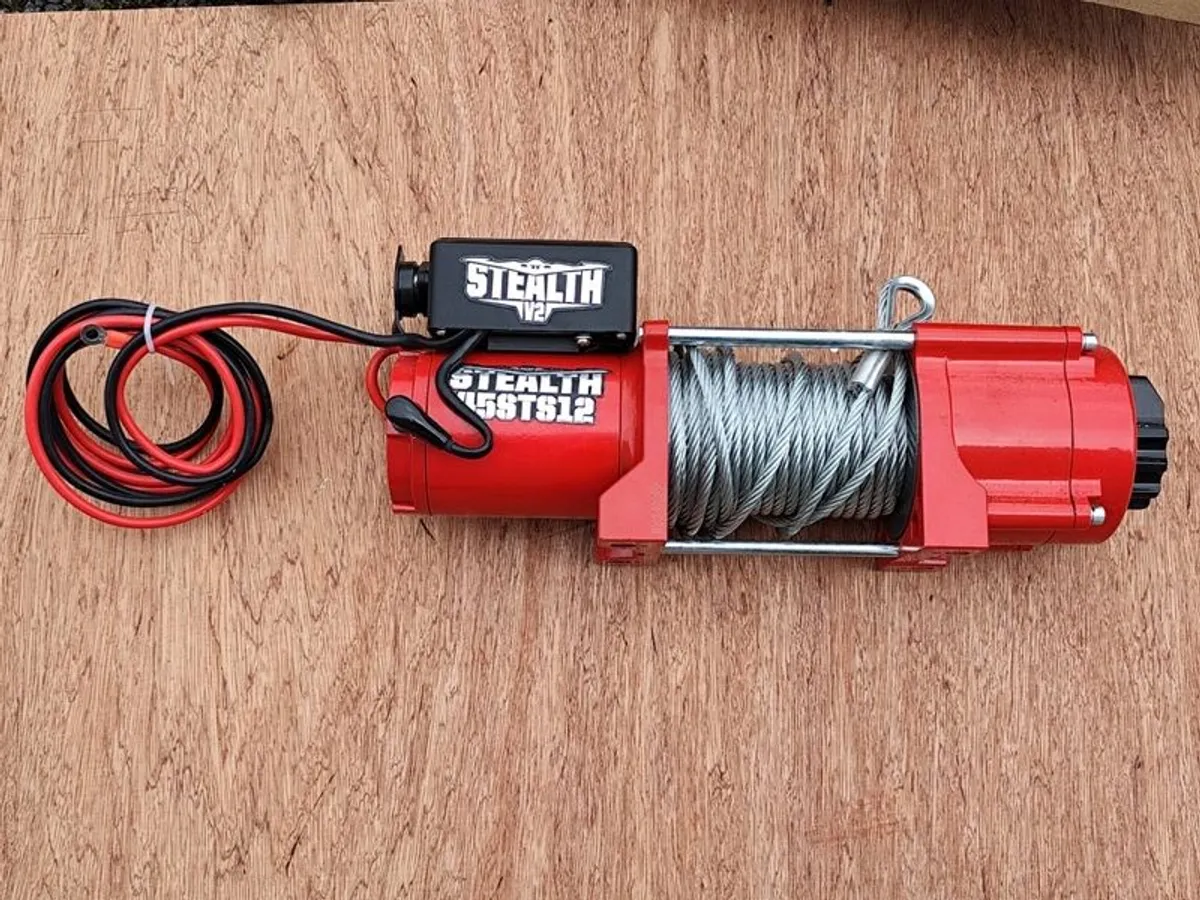 Stealth 4500lb 12v Winch with Steel Rope - Image 2
