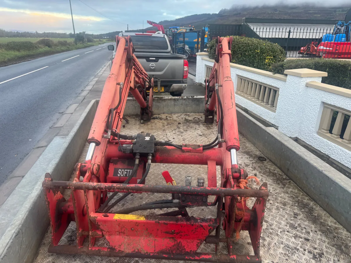 Massey Ferguson 896 Loader - Image 4