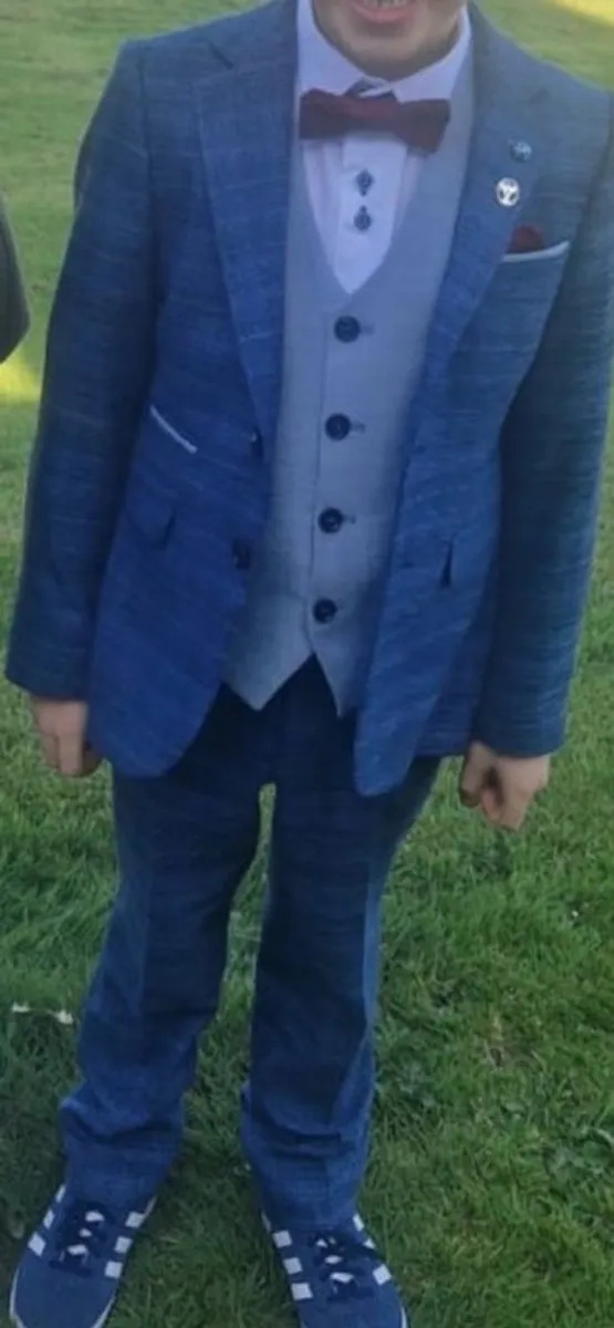 boys communion suit Benetti - Image 1