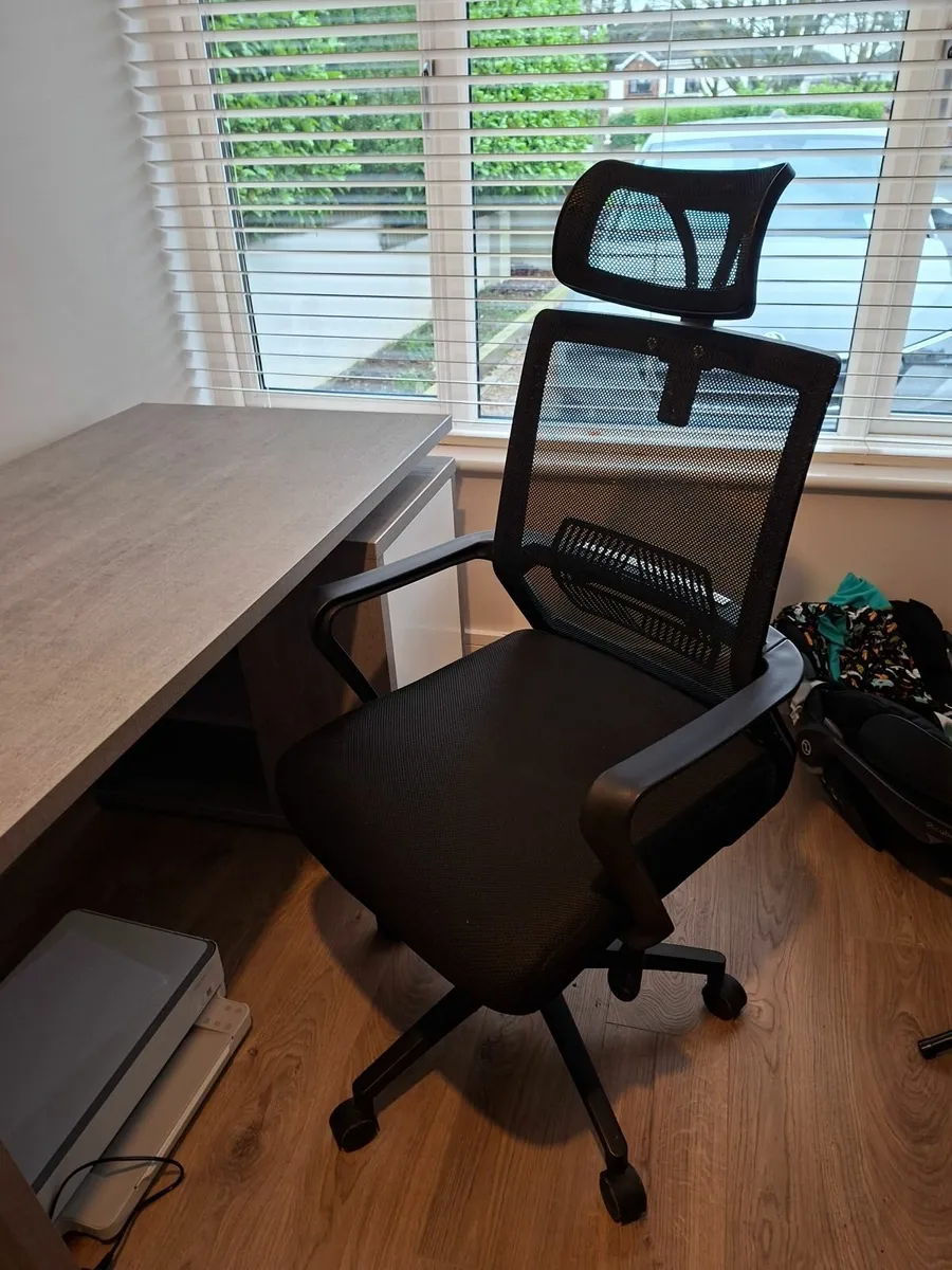 Office desk - Image 4