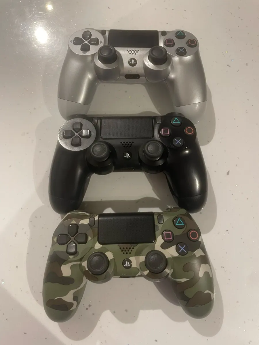 PS4 with three ps4 controllers included - Image 3