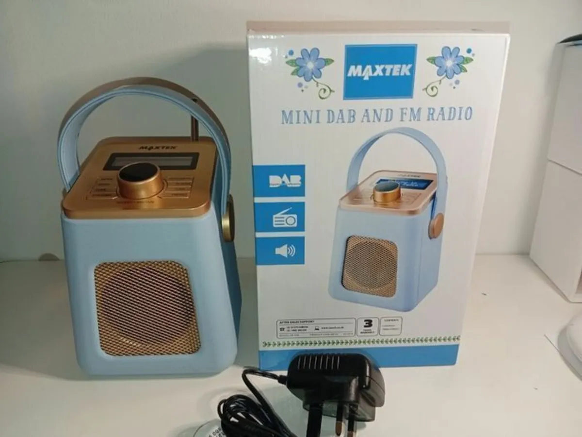 Maxtek Portable DAB & FM Radio Blue/ Gold e/c