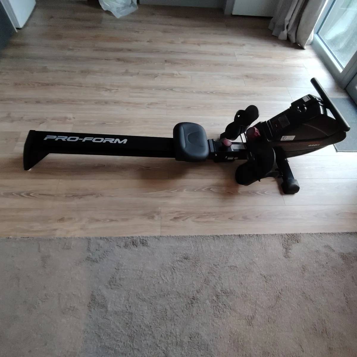 Exercise rowing machine - Image 2