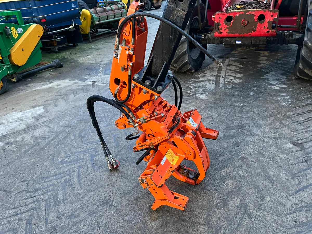 Kinshofer rotating pole grabber - Image 1