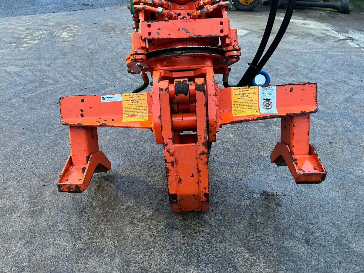 Kinshofer rotating pole grabber - Image 3