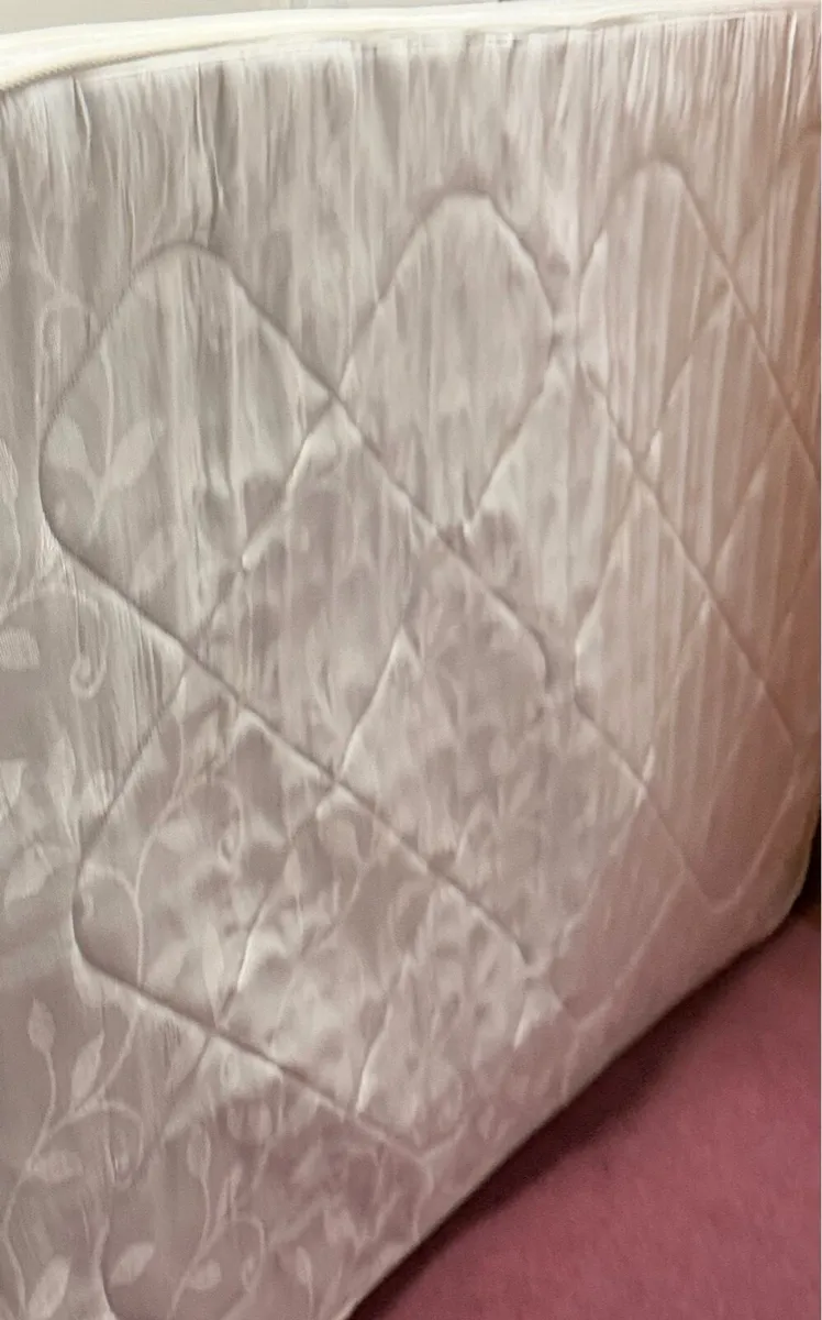 4’ Mattress - Image 1