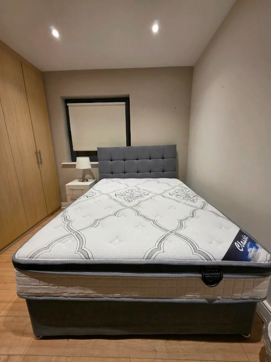 Bed mattress and base to match - Image 1