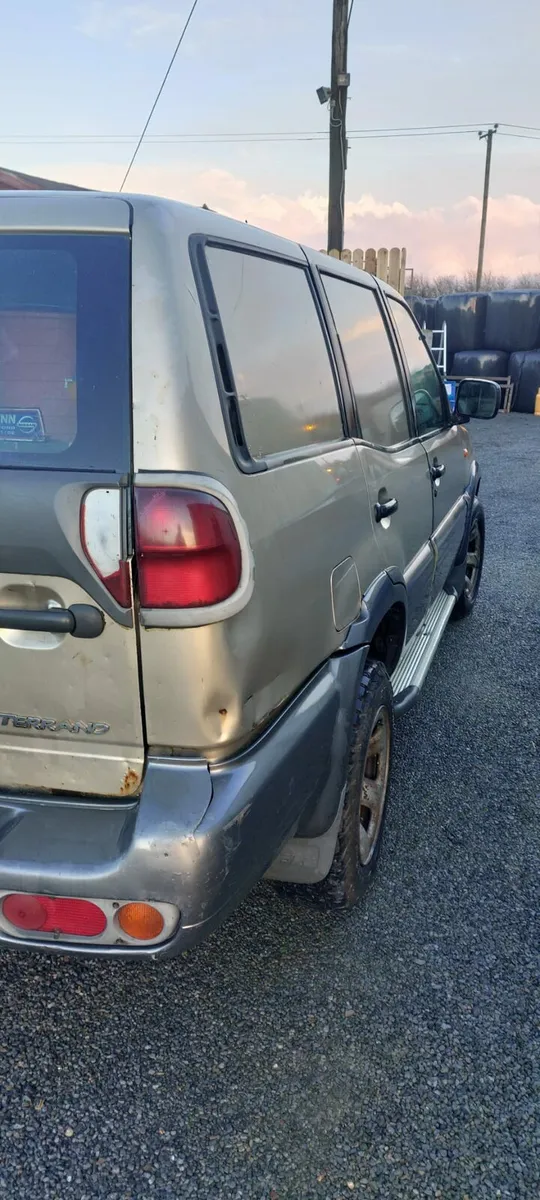 NISSAN TERRANO - Image 4
