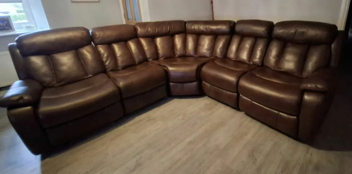 6 seater leather reclining couch. - Image 1