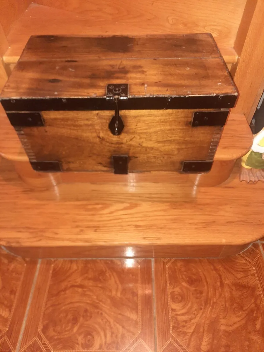 Vintage strong box - Image 1