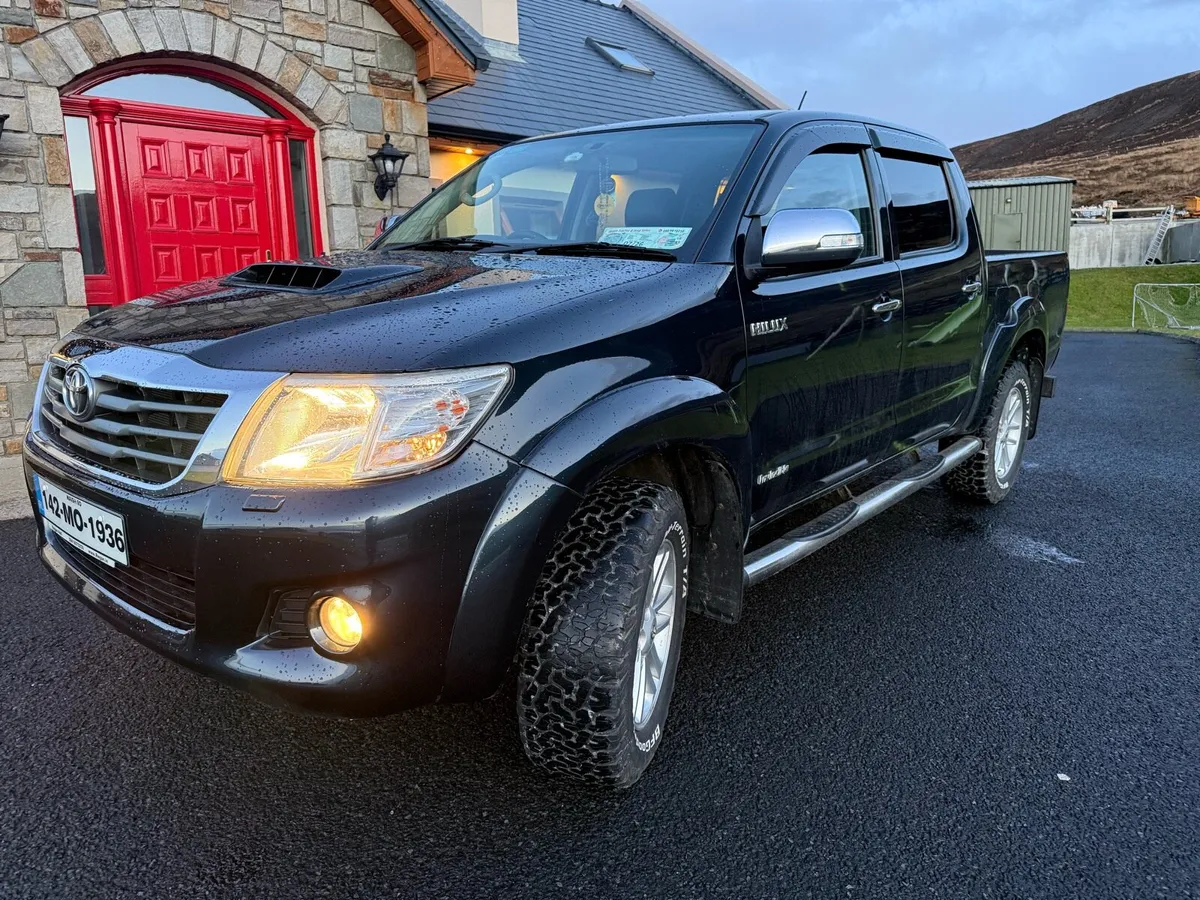 Hilux invincible - Image 1