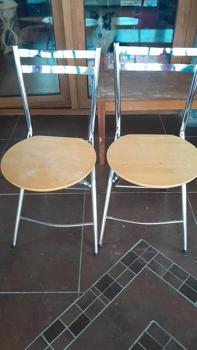 Desk and 2 chairs - Image 2