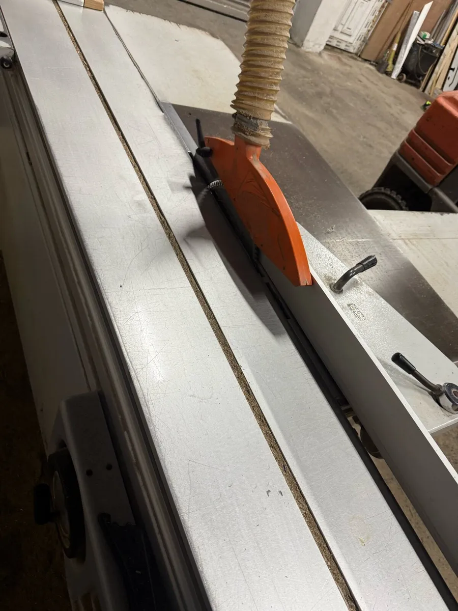 Lazzari tessi 3200 panel saw - Image 3