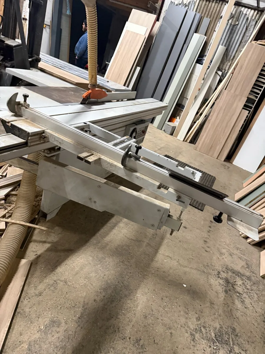 Lazzari tessi 3200 panel saw - Image 4